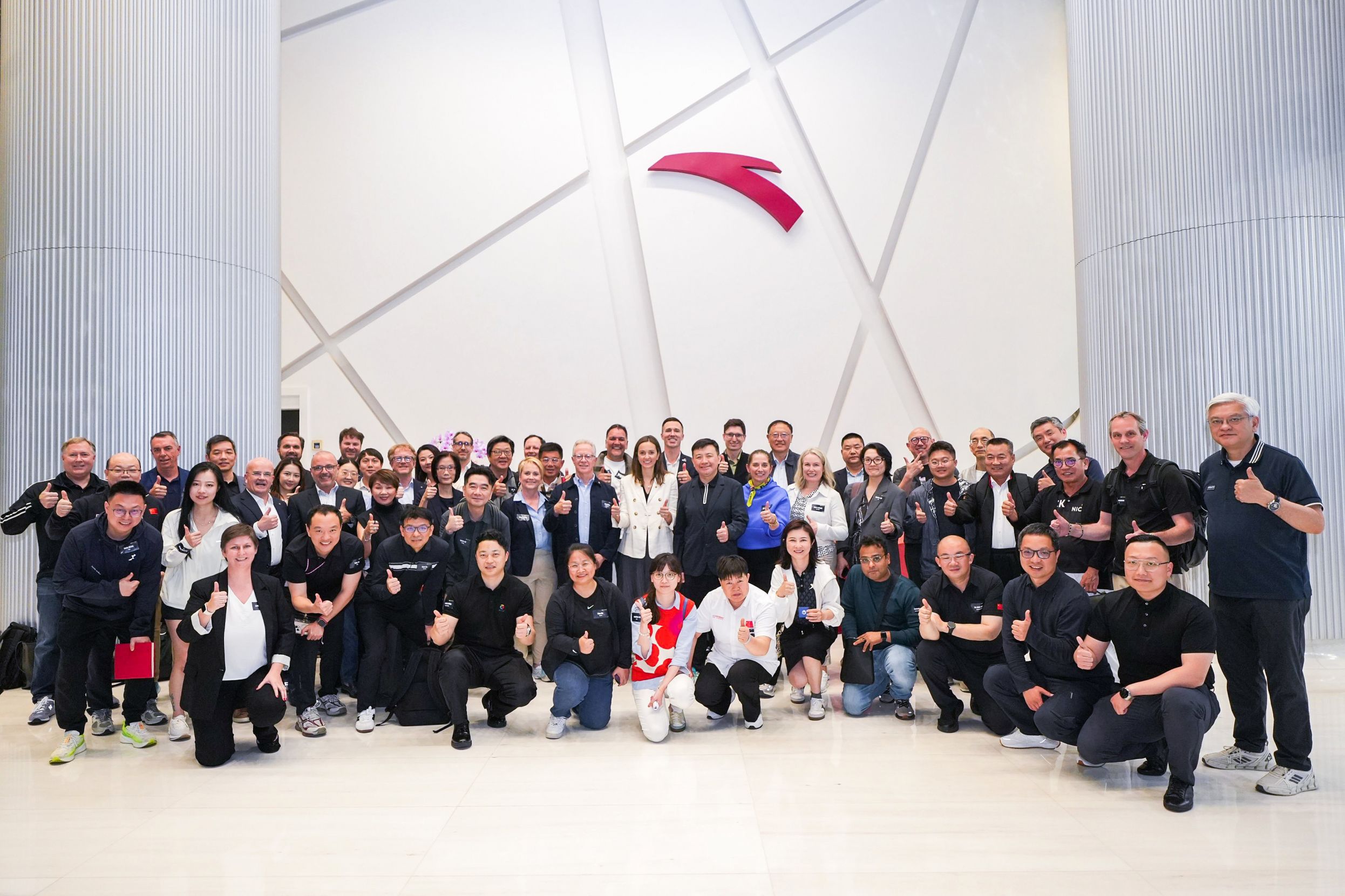 安踏集团承办世界体育用品业联合会2025年年会