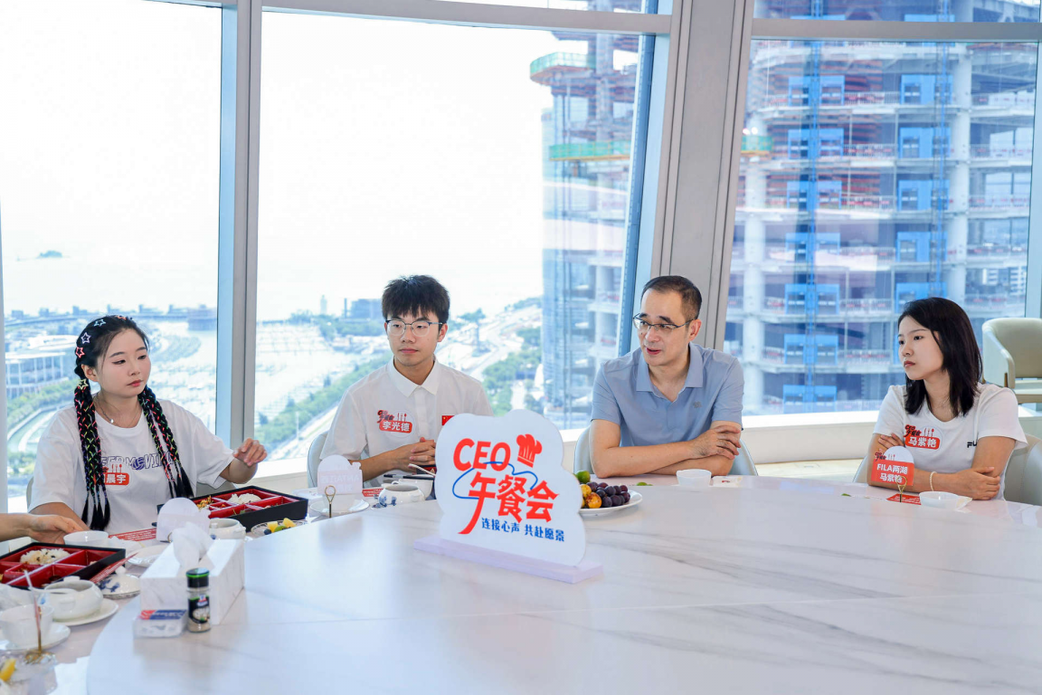 安踏集团举办CEO午餐会，多品牌零售店长共话成长