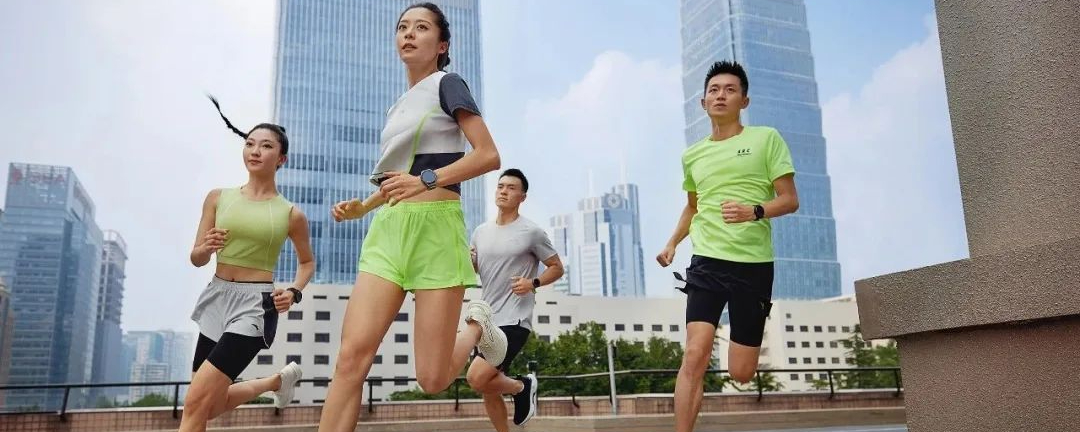 传媒聚焦 | 安踏，用一件衣服作答